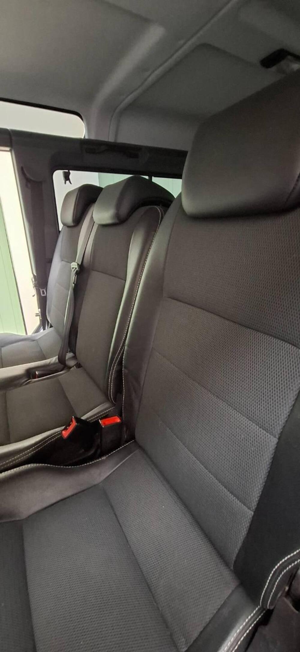 Land Rover Defender usata a Alessandria (12)