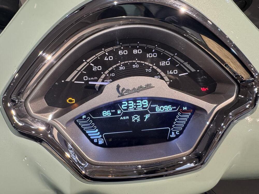 Vespa GTS 300 (2023 - 24) (8)