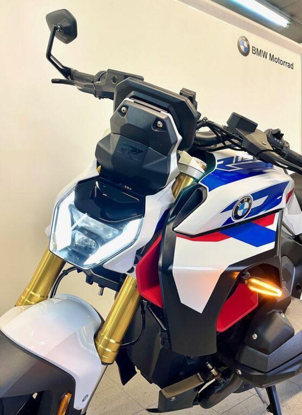 Bmw R 1300 R (2026) (3)