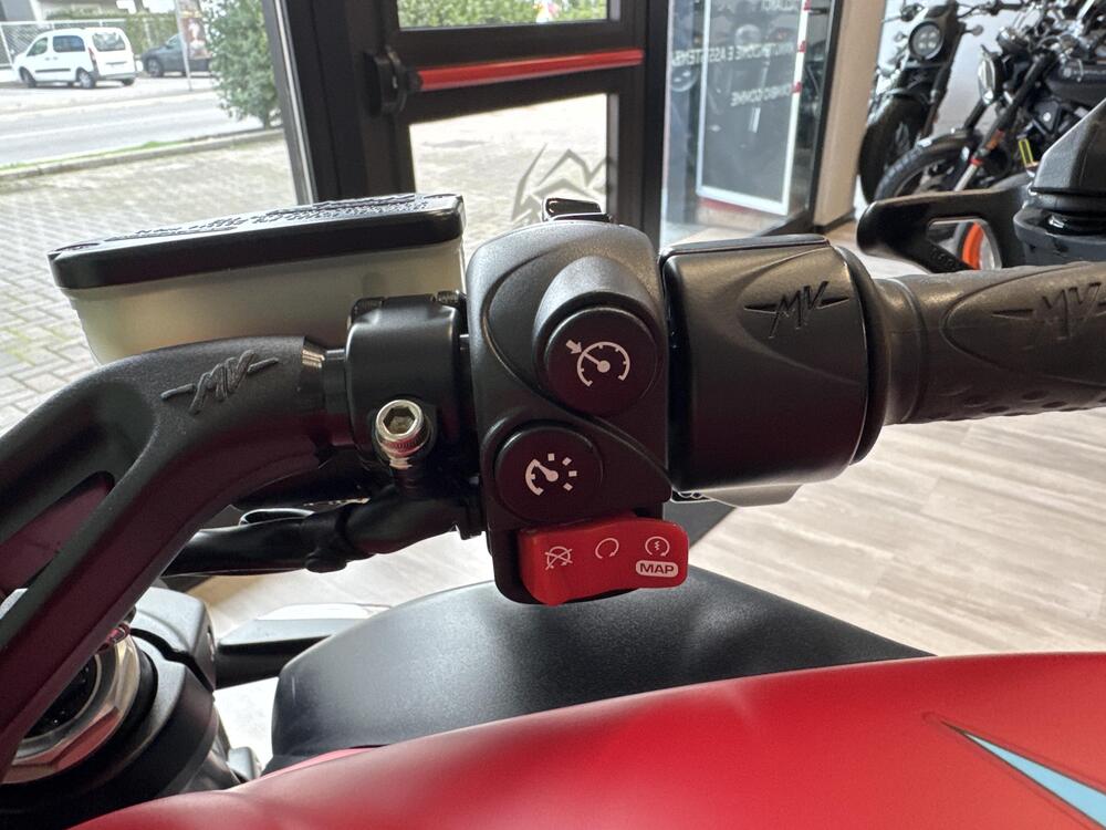 MV Agusta Dragster 800 Rosso (2021 - 23) (5)