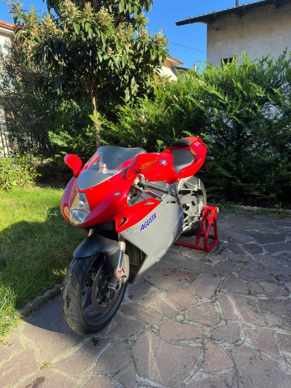 MV Agusta F4 750s 1+1 (9)