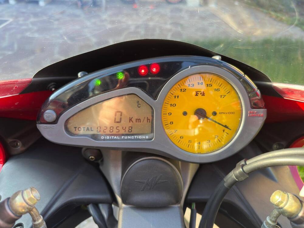 MV Agusta F4 750s 1+1 (11)