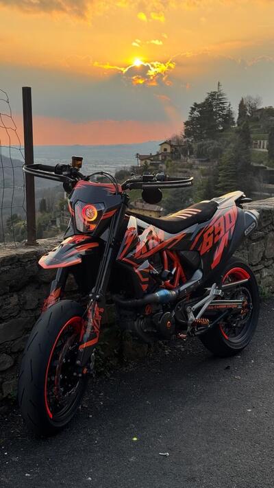 KTM 690 SMC R (2019 - 20) usata