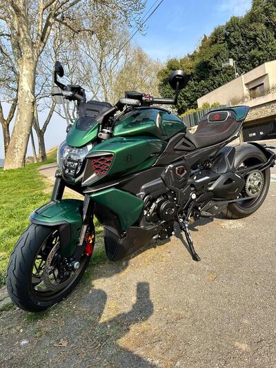 Ducati Diavel for Bentley (2024) usata