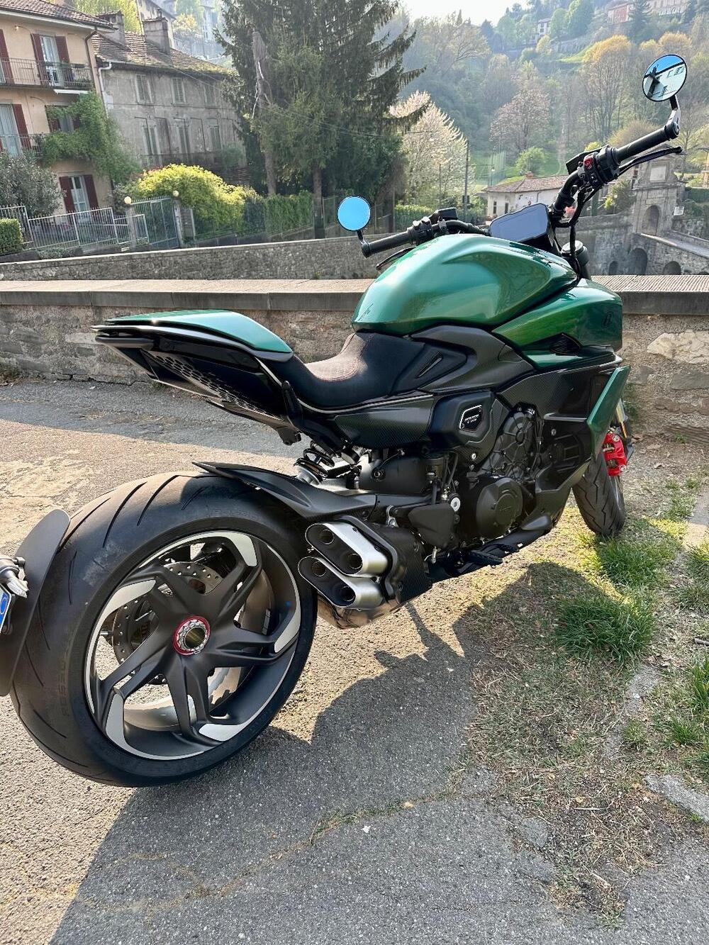 Ducati Diavel for Bentley (2024) (2)