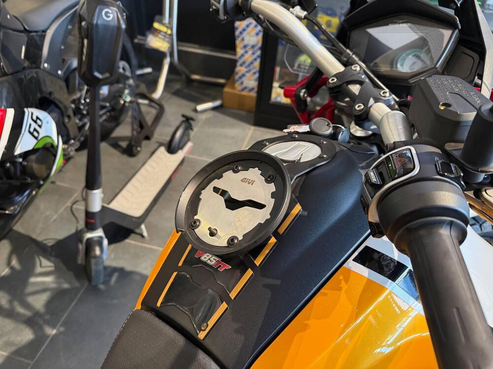 Moto Guzzi V85 TT (2021 - 23) (6)