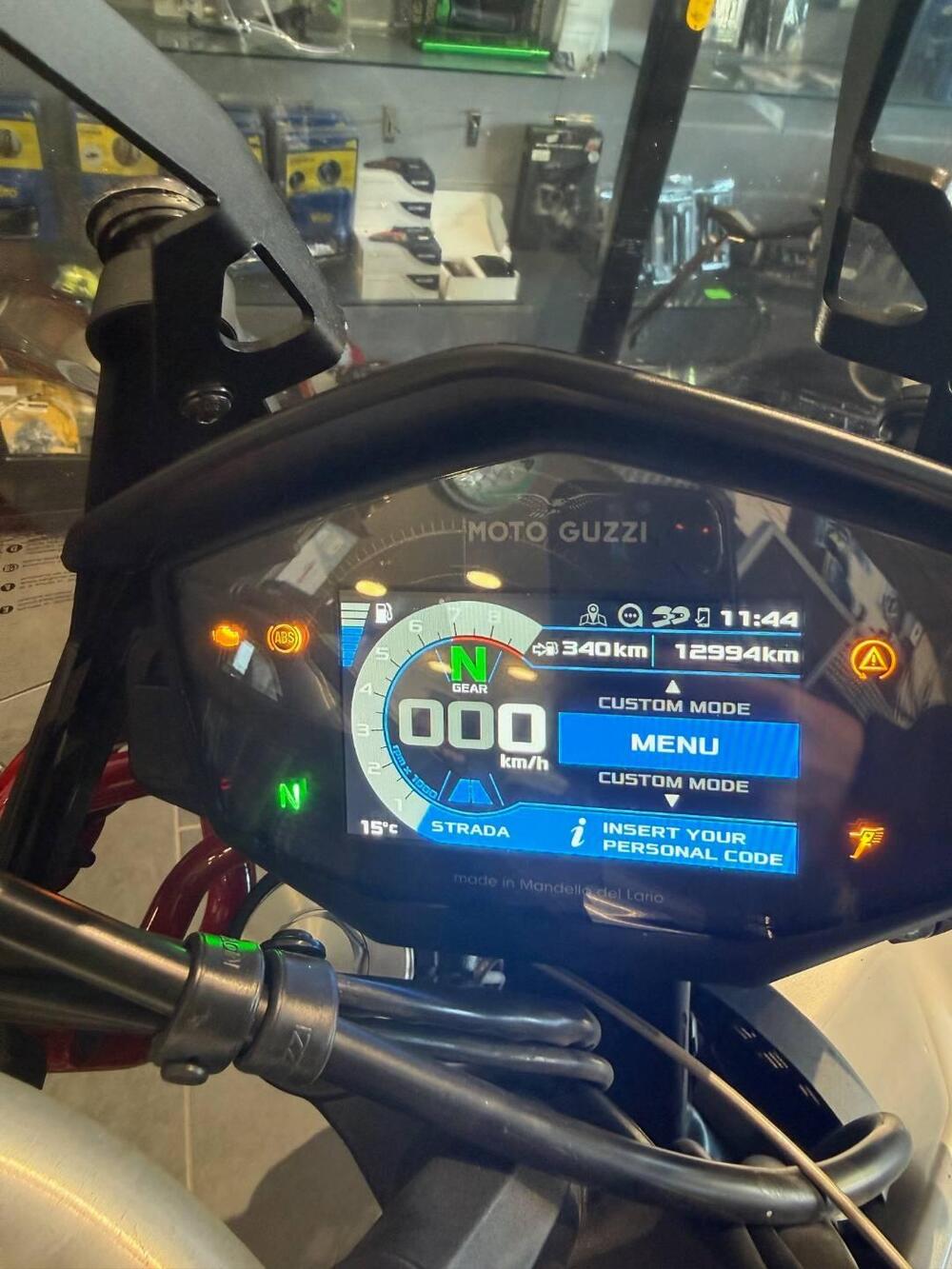 Moto Guzzi V85 TT (2021 - 23) (7)