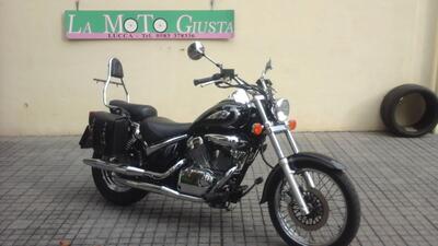 Suzuki VL 250 Intruder usata