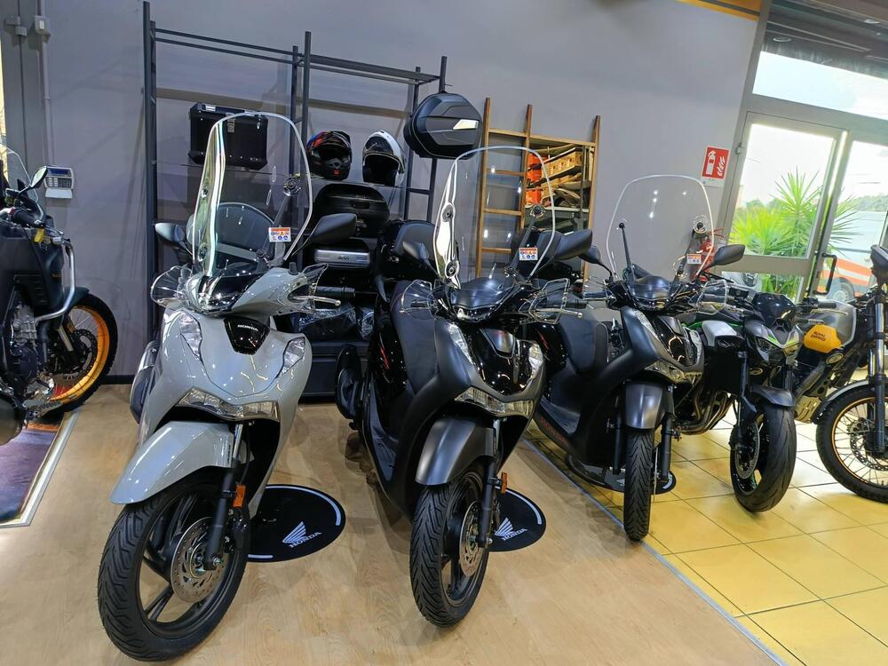 Honda SH 150i Sport (2024 - 25) (3)