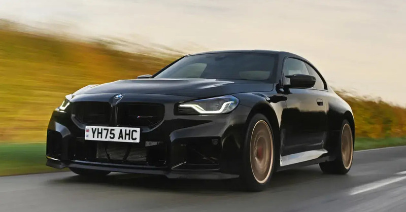 Nuova BMW M2 CS 2025: cosa ne pensano gli inglesi di questa belva da 523 CV