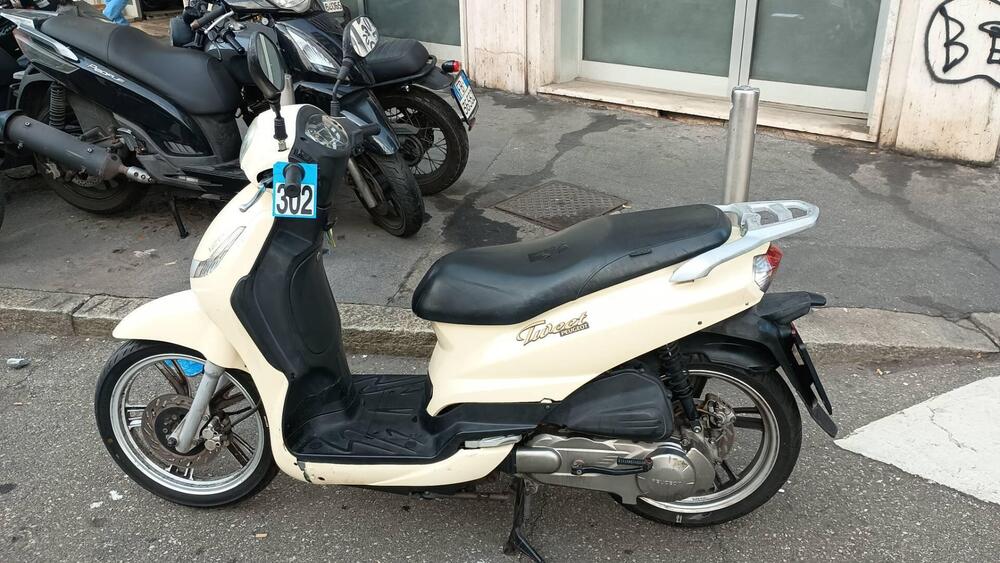 Peugeot Tweet 125 Pro (2010 - 16) (2)