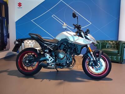 Suzuki GSX-8S (2025) usata
