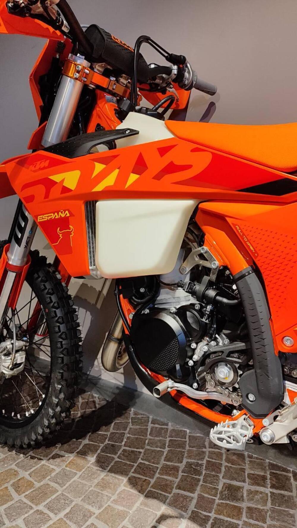 KTM 300 EXC Six Days (2025) (4)