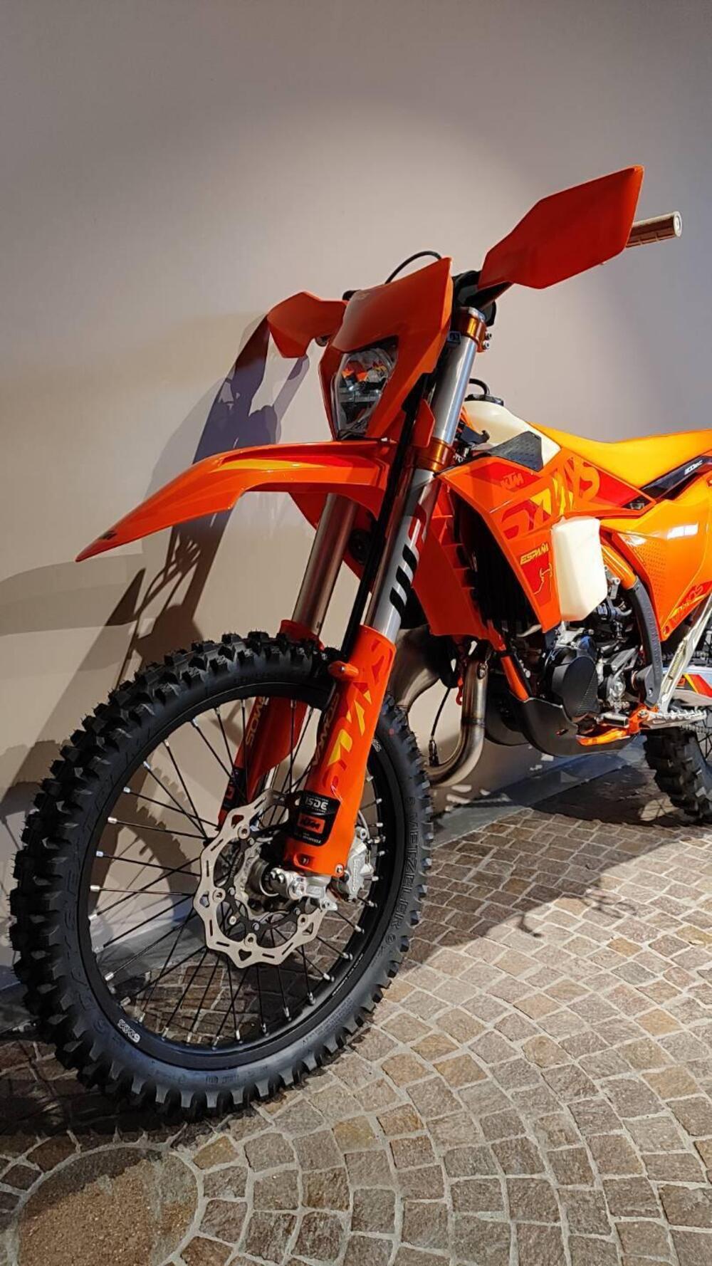 KTM 300 EXC Six Days (2025) (5)