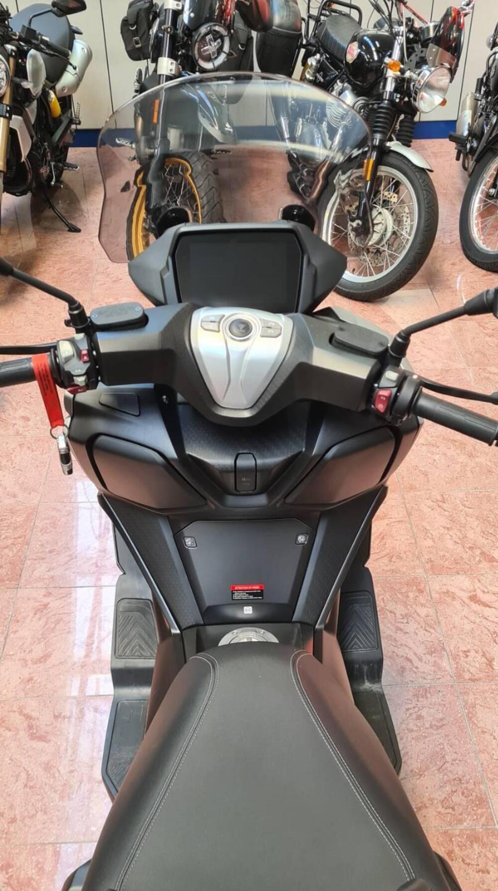 Voge Sfida SR4 MAX (2024 - 26) (2)