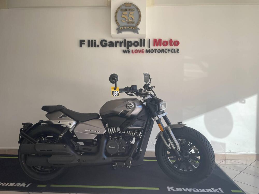 Benelli Leoncino 400 Bobber (2026) (3)