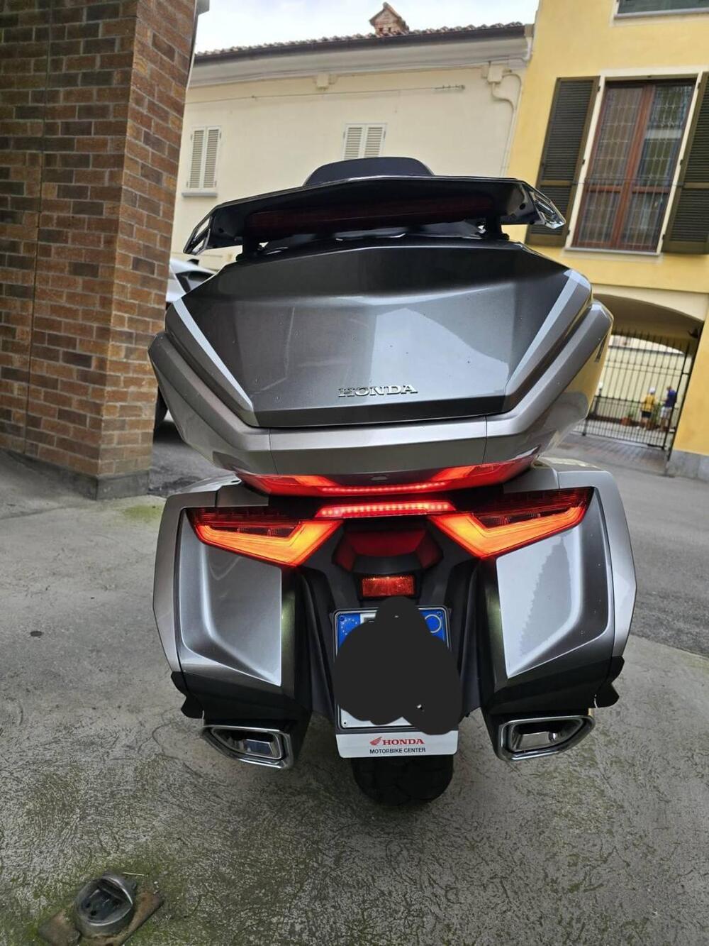 Honda GL 1800 Gold Wing Tour DCT & Airbag (2022 - 24) (6)