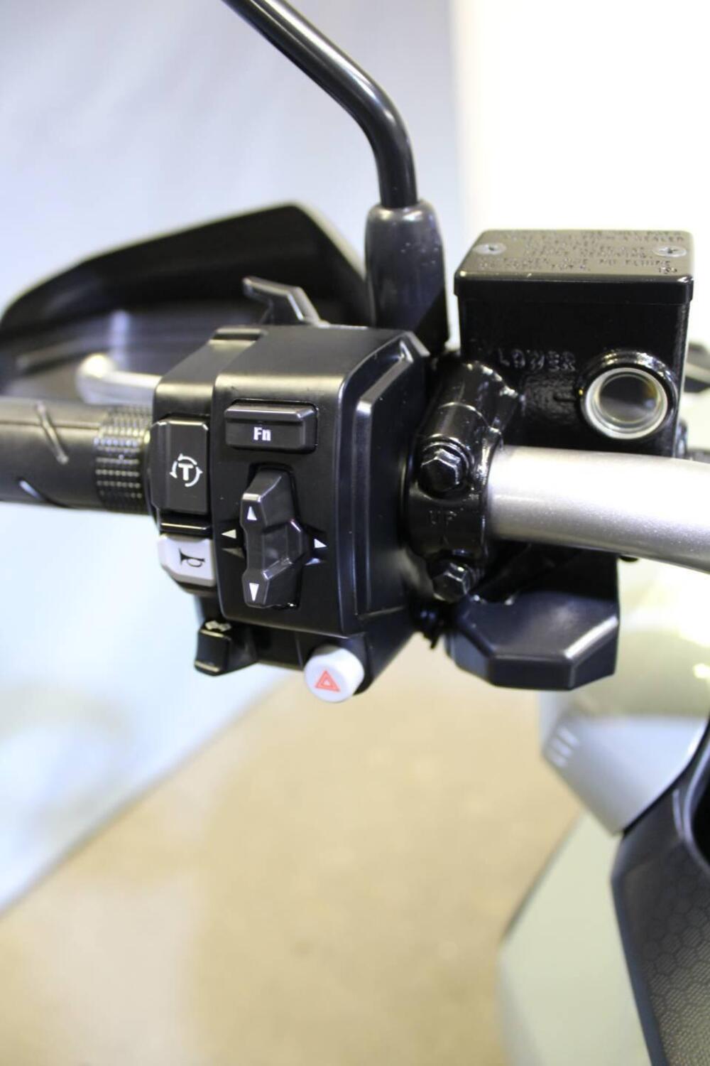 Honda ADV 350 (2022 - 24) (10)