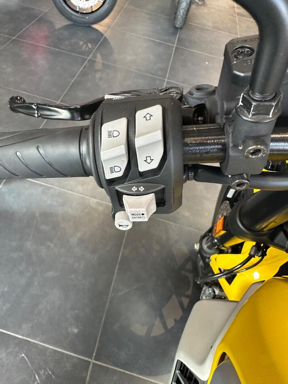 Ducati Scrambler 800 Icon (2023 - 24) (15)