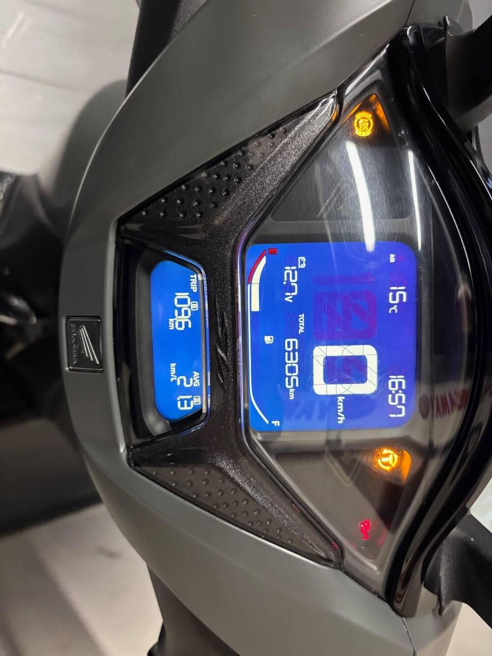 Honda SH 350i Sport (2025 - 26) (3)