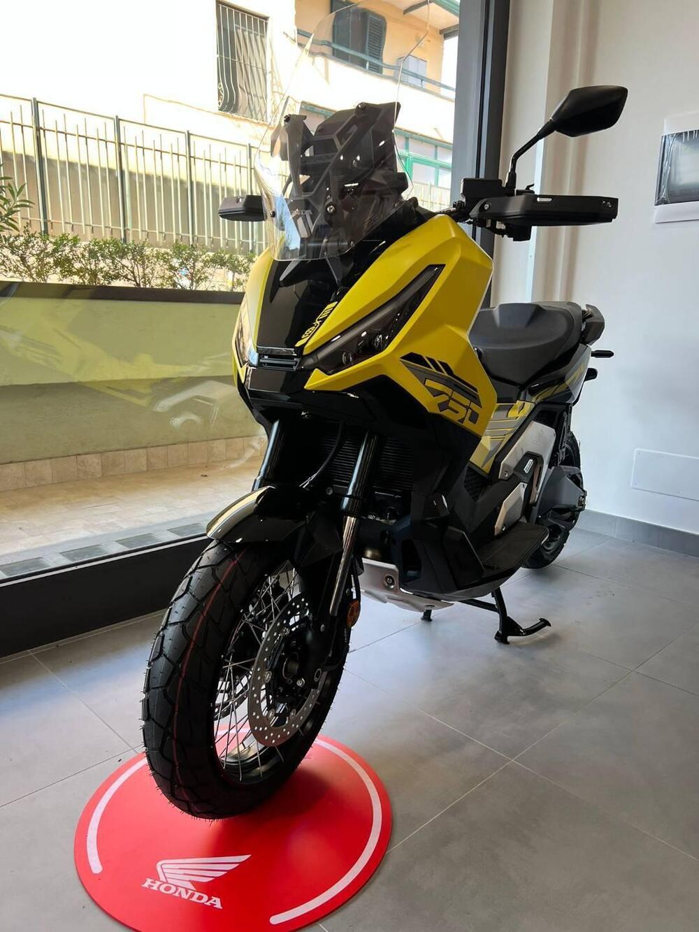 Honda X-ADV 750 (2025 - 26) (2)