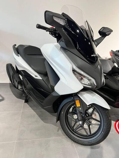 Honda Forza 350 (2025) nuova