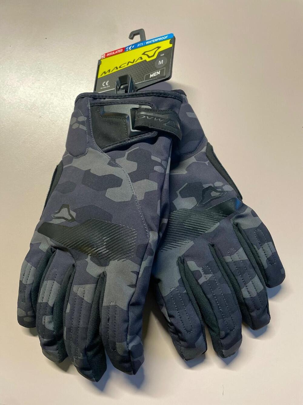 Guanti Macna