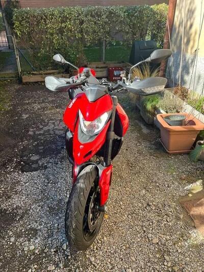 Ducati Hypermotard 950 (2022 - 25) usata