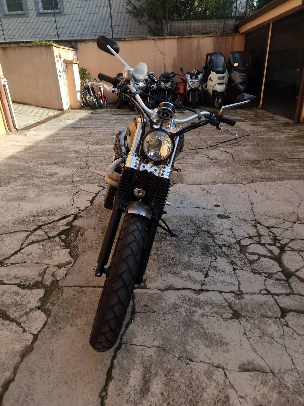 Triumph Scrambler (2006 - 17) (3)