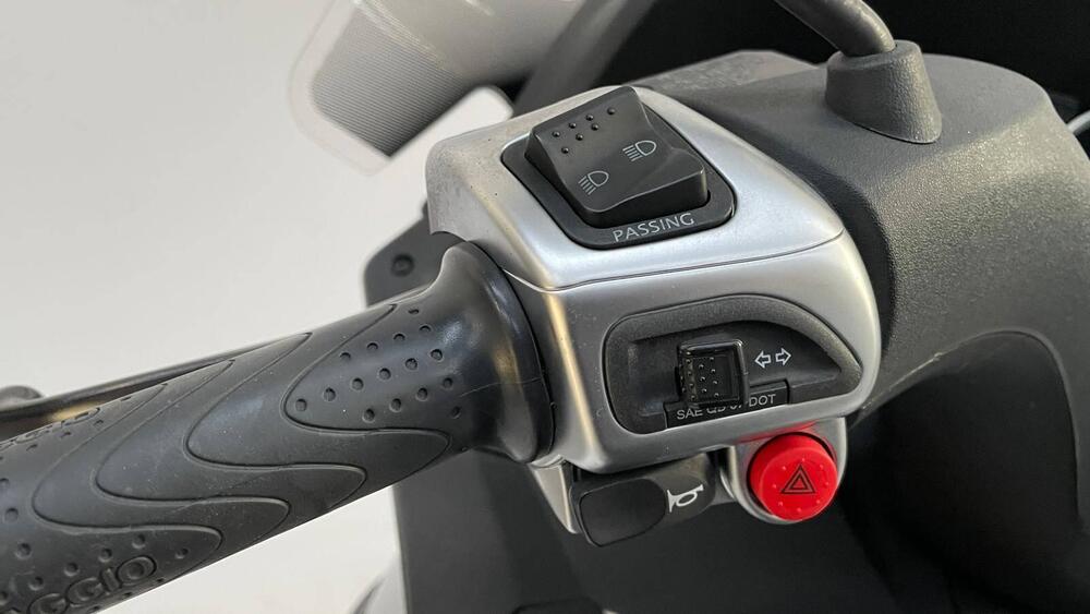 Piaggio Mp3 300 ie Yourban LT (2011 - 16) (14)