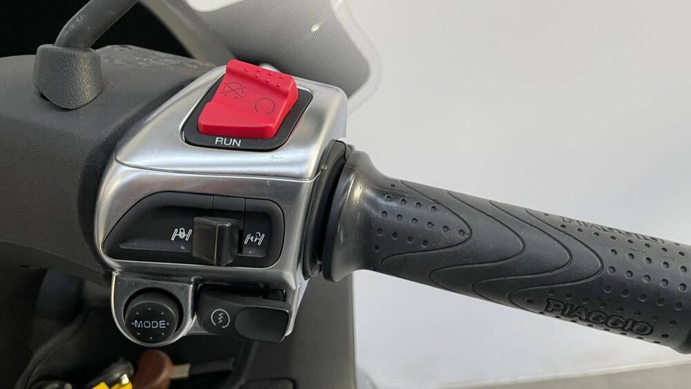 Piaggio Mp3 300 ie Yourban LT (2011 - 16) (16)