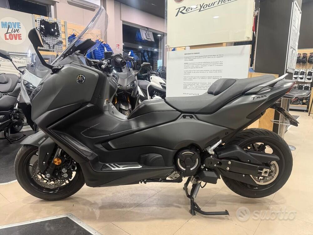Yamaha T-Max 560 (2025 - 26) (2)