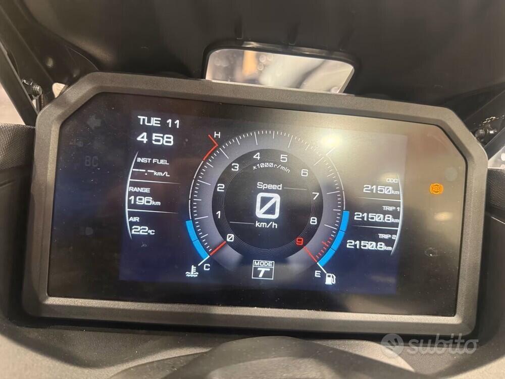 Yamaha T-Max 560 (2025 - 26) (5)