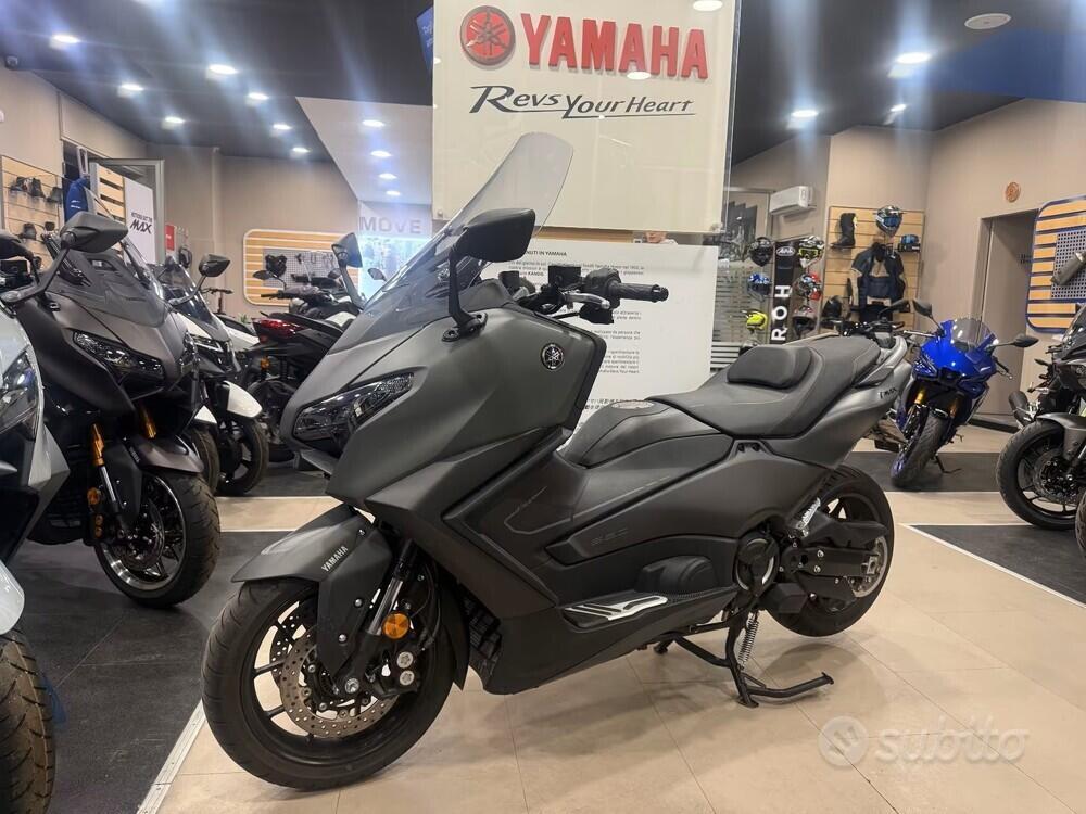 Yamaha T-Max 560 (2025 - 26)