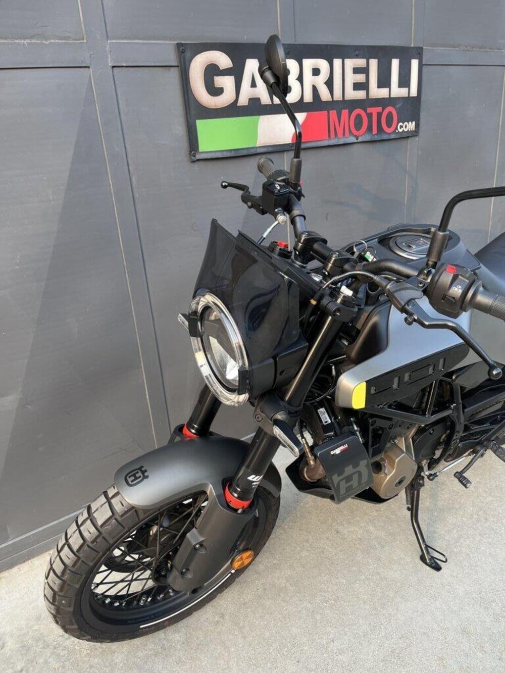 Husqvarna Svartpilen 401 (2024 - 26) (2)