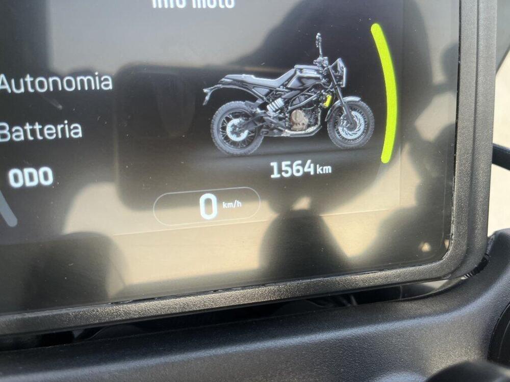 Husqvarna Svartpilen 401 (2024 - 26) (4)