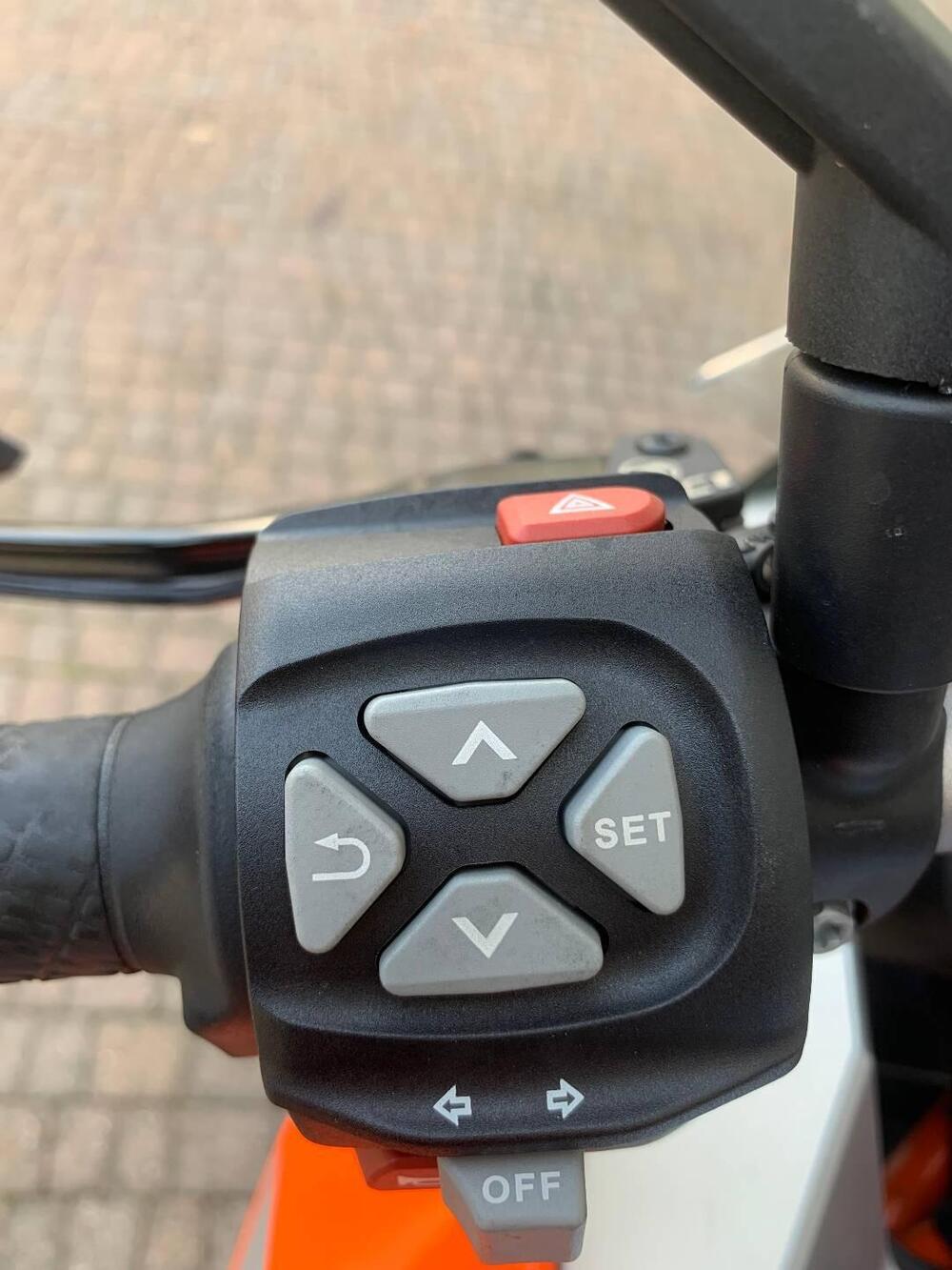 KTM 1290 Super Duke GT ABS (2016 - 18) (7)