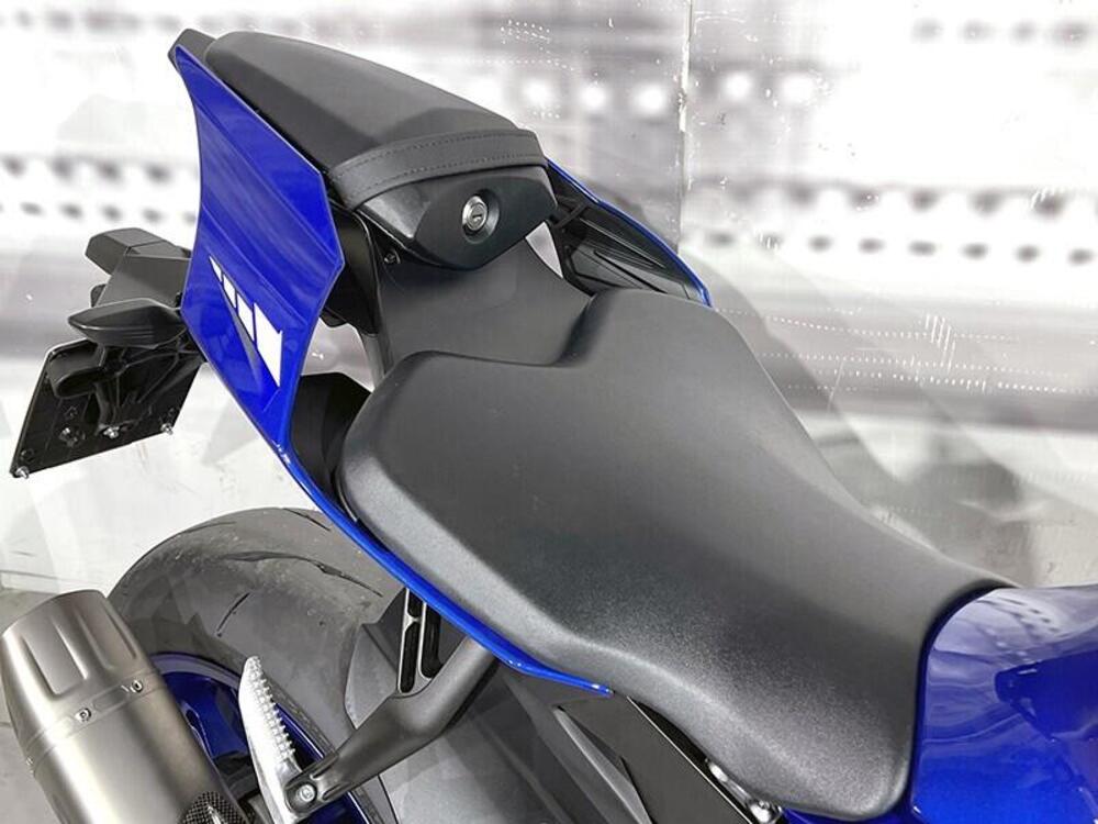 Yamaha YZF R1 (2020 - 25) (3)