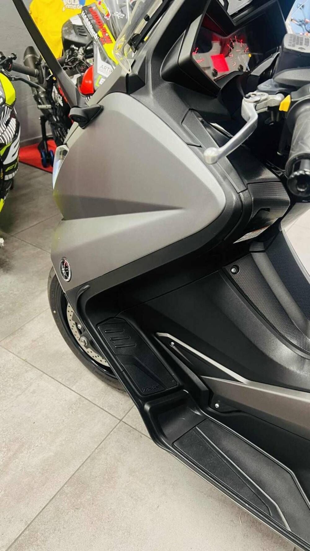 Yamaha T-Max 530 (2015 - 16) (6)