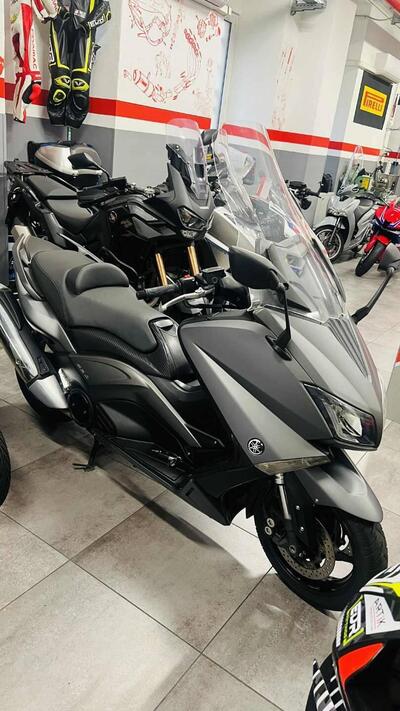 Yamaha T-Max 530 (2015 - 16) usata