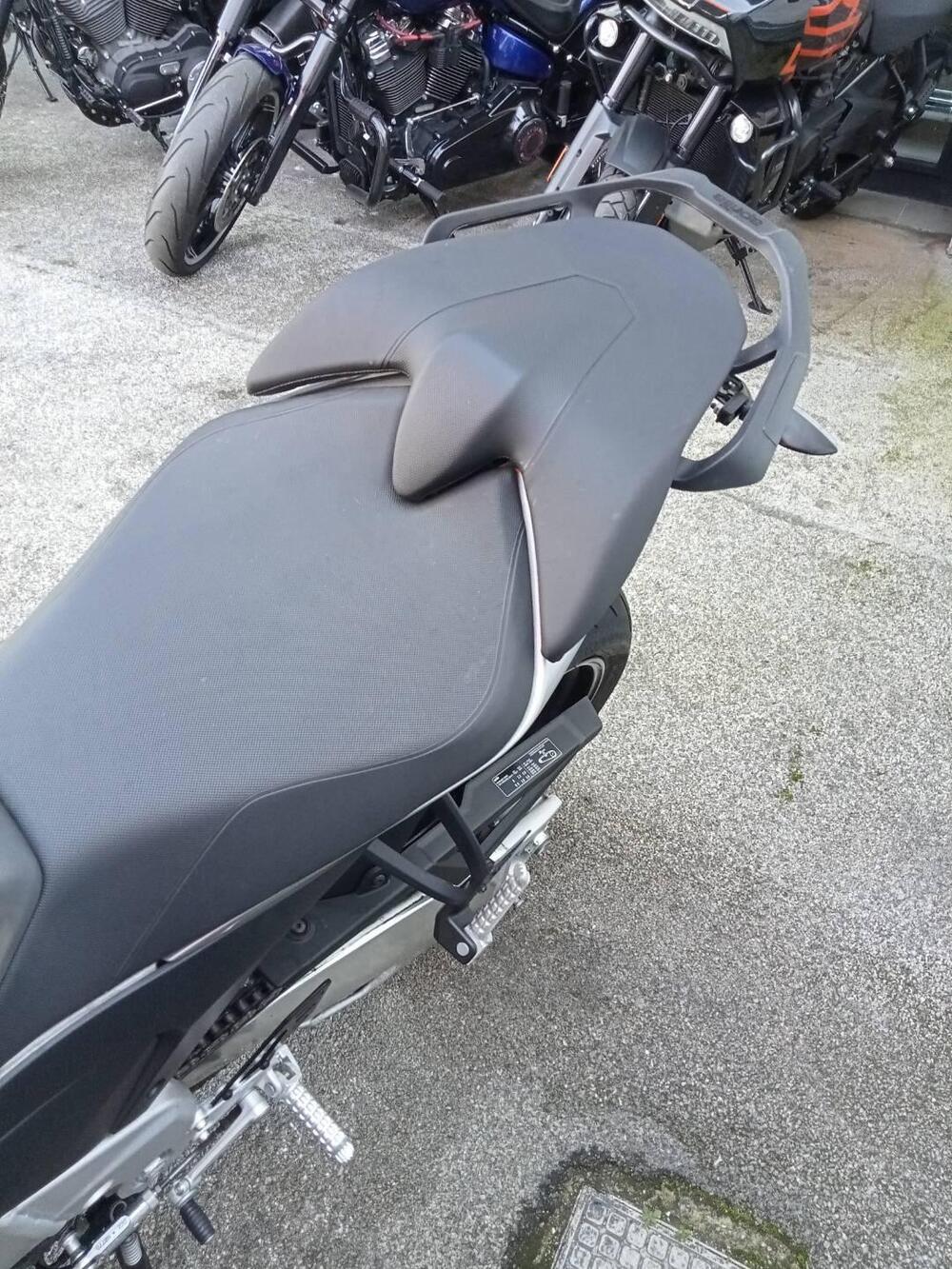 Aprilia Tuono V4 (2021 - 24) (3)