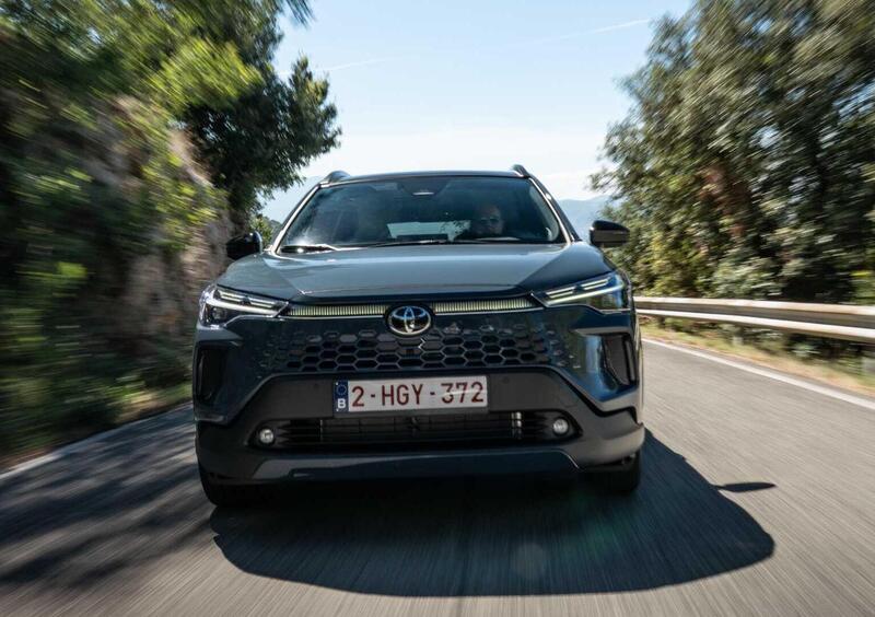 Toyota Corolla Cross Hybrid (4)