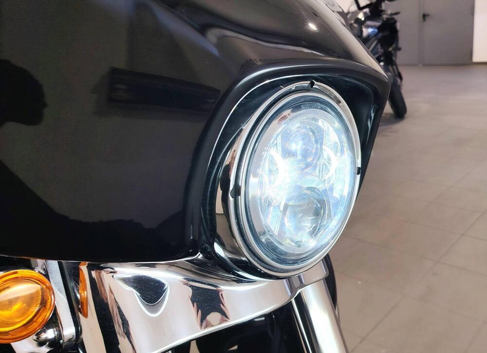 Harley-Davidson 107 Street Glide (2017 - 19) - FLHX (14)