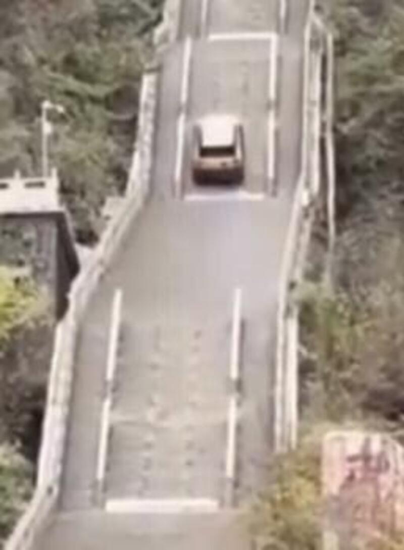 L&rsquo;impresa spettacolare che si &egrave; trasformata in un boomerang: il SUV elettrico cinese e la scalata finita male [VIDEO]