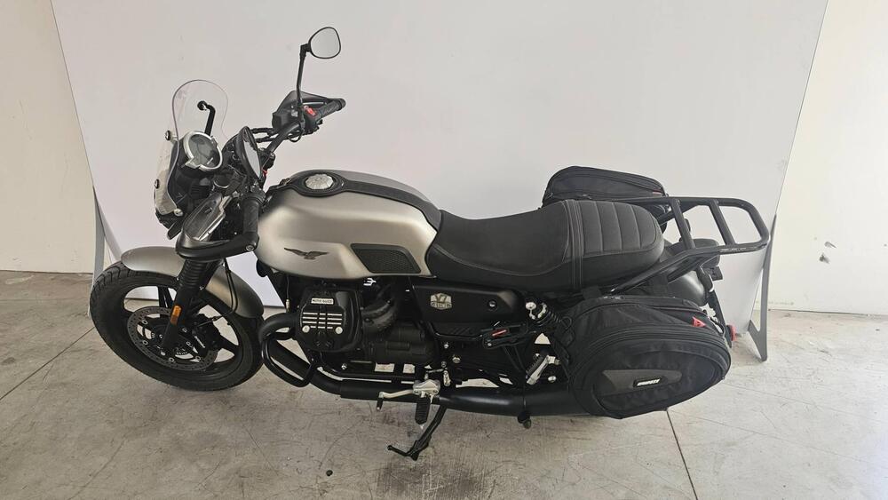 Moto Guzzi V7 Stone Special Edition (2022 - 25) (2)