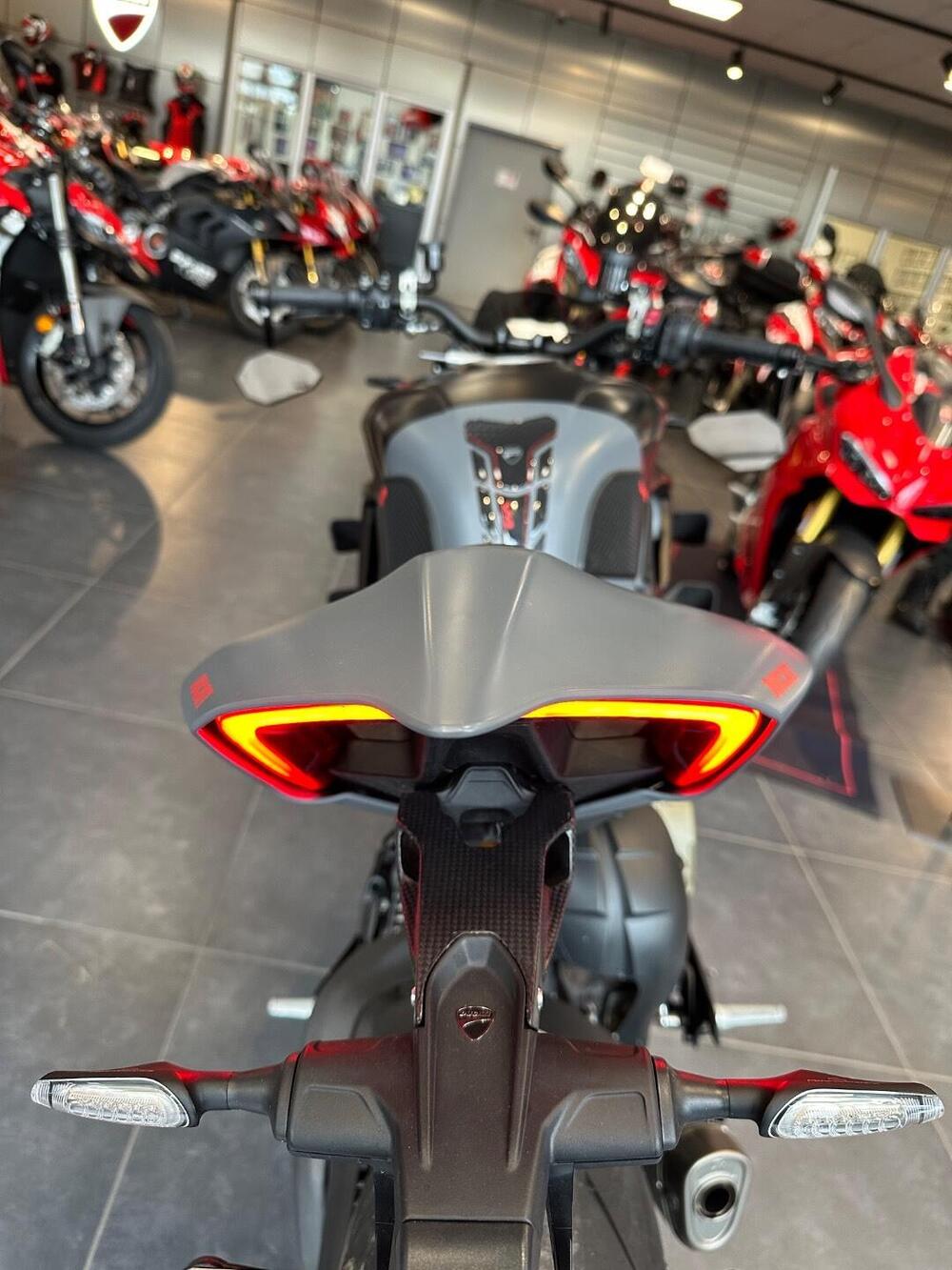 Ducati Streetfighter V4 S (2023 - 24) (17)