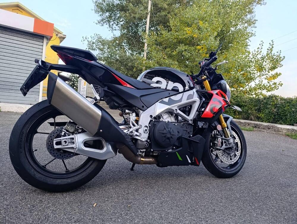Aprilia Tuono V4 Factory (2021 - 24) (2)
