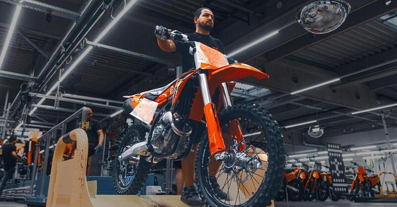Rivoluzione KTM: Bajaj &egrave; al comando e annuncia tagli drastici per salvare il marchio austriaco