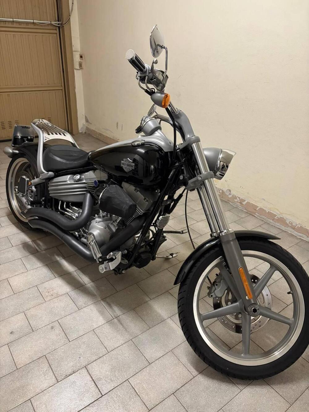 Harley-Davidson 1584 Rocker (2008 - 09) - FXCW (3)