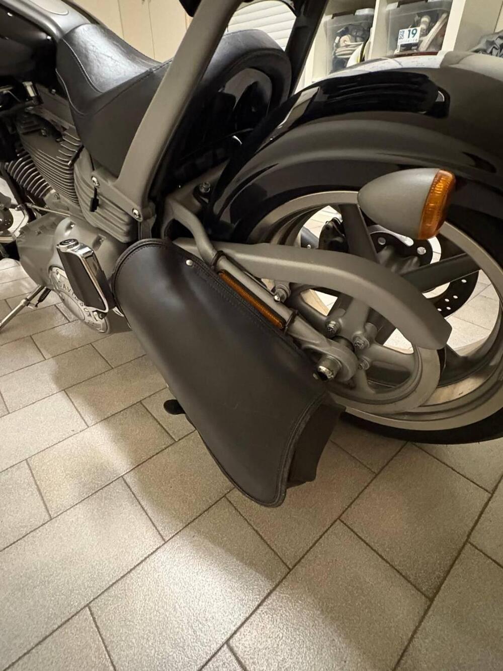 Harley-Davidson 1584 Rocker (2008 - 09) - FXCW (9)